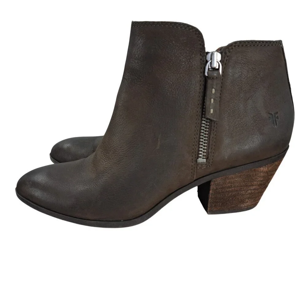 Frye size color